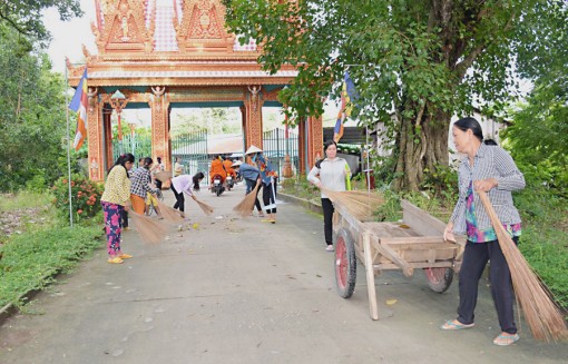 នា​រីខ្មែរ​សាម​គ្គី​រួម​កម្លាំង​ការ​ពារ​បរិស្ថាន​