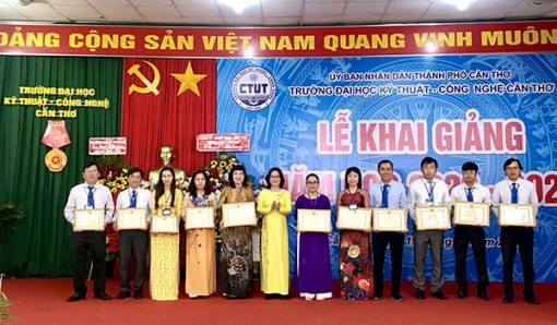 Trường Đại học Kỹ thuật - Công nghệ Cần Thơ đón gần 1.200 tân sinh viên