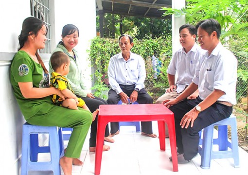 Giúp người nghèo vươn lên