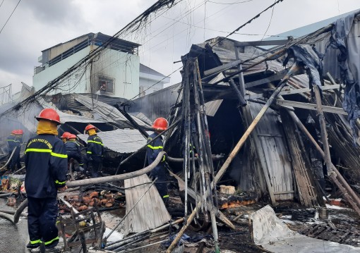 Cà Mau: Cháy lớn ở chợ trung tâm phường 8