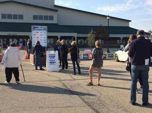 Virus Corona phủ bóng bầu cử Mỹ?