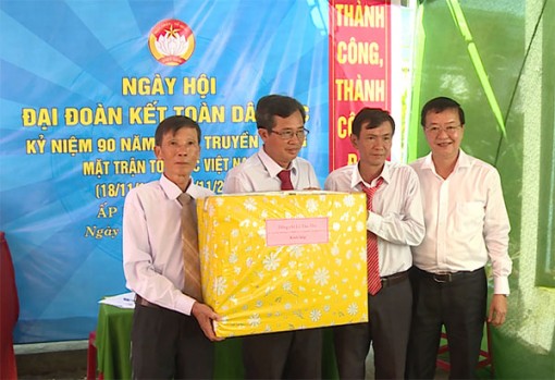 Sôi nổi Ngày hội Ðại đoàn kết toàn dân tộc