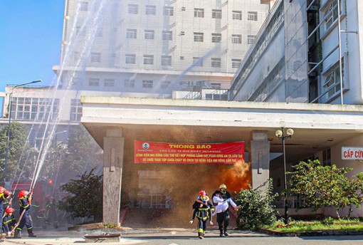 Thực tập phương án chữa cháy tại du thuyền Cần Thơ và Bệnh viện Nhi đồng TP Cần Thơ