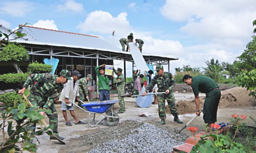 កង​ទ័ព​ការ​ពារ​ព្រំ​ដែន​រួម​កម្លាំង​កសាង​ជន​បទ​ថ្មី​