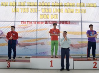 Kết thúc môn Thể hình và khởi tranh môn Bơi lội