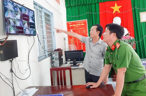 Bí thư chi bộ gương mẫu