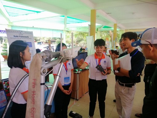 Robot hỗ trợ chữa cháy của học sinh Cần Thơ đoạt giải Ba