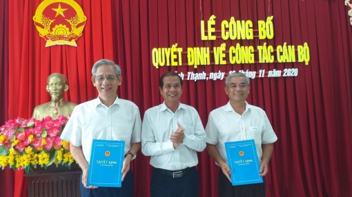 Trao quyết định bổ nhiệm chức danh Chủ tịch UBND huyện Vĩnh Thạnh