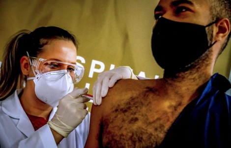 Vì sao Brazil ngừng thử nghiệm vaccine COVID-19 của Trung Quốc?