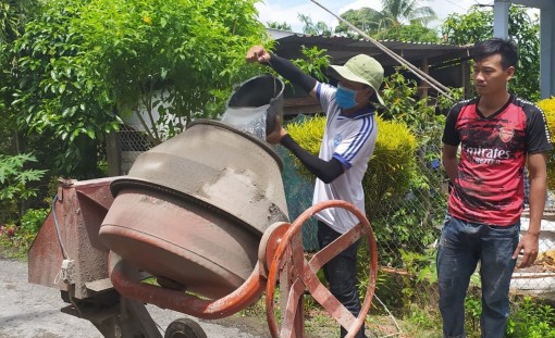 Sinh viên góp sức đảm bảo

an toàn giao thông