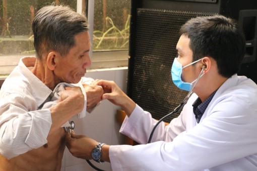 1.644 hộ vươn lên thoát nghèo,

tỷ lệ hộ nghèo giảm còn 0,16%