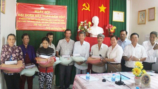 Đoàn kết xây dựng quê hương giàu đẹp