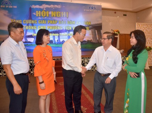 Tăng cường các giải pháp bảo đảm ATGT cho phương tiện thủy gia dụng