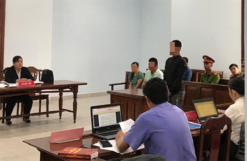 Bước chân lạc lối