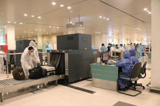 4 người Cần Thơ đi cùng xe với người về từ Trung Quốc: Tự cách ly, theo dõi sức khỏe tại nhà