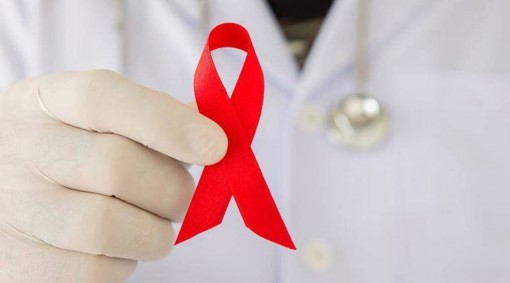 LHQ cảnh báo COVID-19 làm xao nhãng mục tiêu đẩy lùi AIDS
