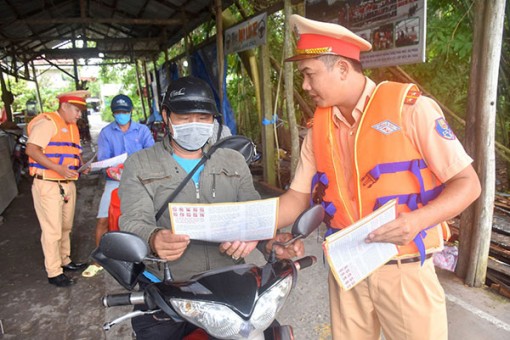 Tăng cường tuần tra, kiểm soát, lập lại trật tự an toàn giao thông