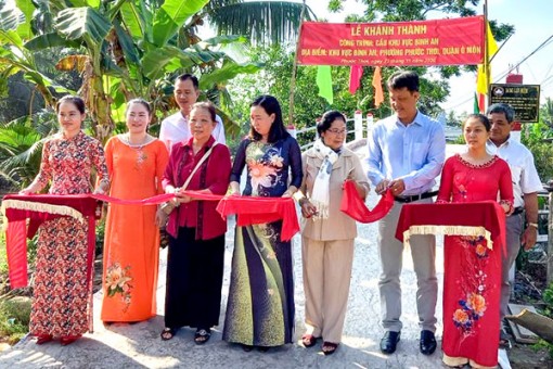 Thi đua xây dựng quê hương