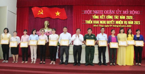 Thực hiện đạt và vượt 13/15 chỉ tiêu Nghị quyết Quận ủy năm 2020