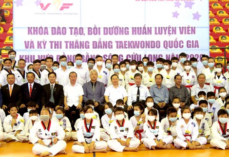 Bồi dưỡng HLV, thi thăng đẳng quốc gia Taekwondo và Vovinam khu vực ÐBSCL