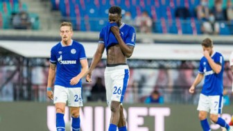 Schalke 04 chìm sâu trong khủng hoảng
