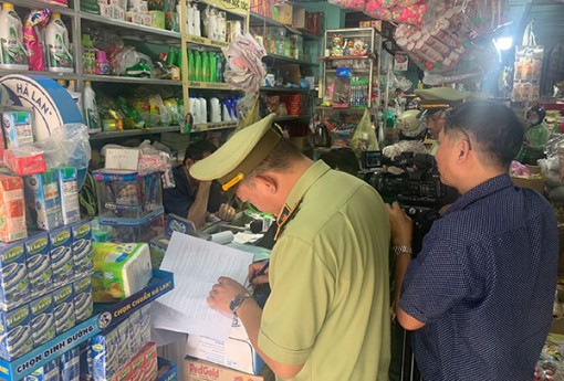 Quyết liệt xử lý thuốc lá lậu bày bán trên thị trường