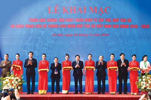 Khai mạc Triển lãm thành tựu phát triển kinh tế tập thể, hợp tác xã