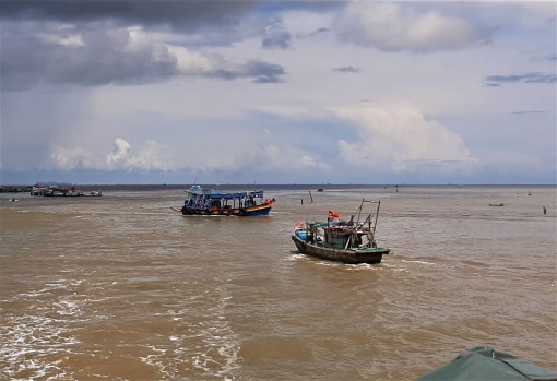 Cà Mau họp khẩn ứng phó bão số 14