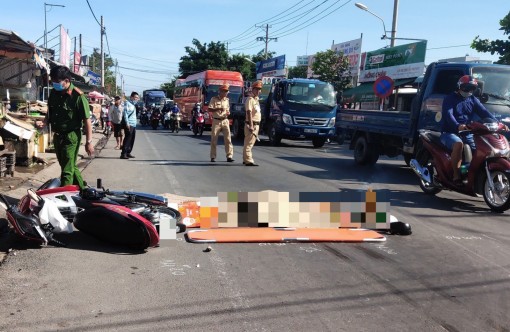 Va chạm với xe tải, cô gái bị tai nạn tử vong