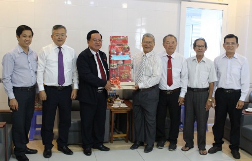 Nhiều hoạt động thăm hỏi, chúc mừng

Giáng sinh năm 2020