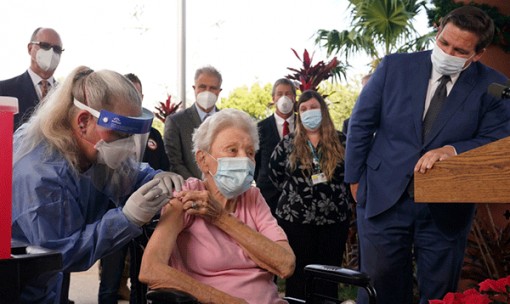 Hơn 1 triệu người Mỹ được tiêm vaccine