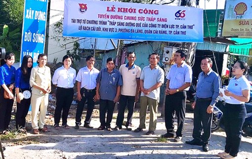 Công ty Ðiện lực TP Cần Thơ triển khai chương trình “Thắp sáng đường quê”