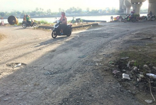 Cần sớm giặm vá tuyến đường

dân sinh cầu Hưng Lợi