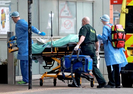 Tất bật chống dịch đầu năm mới