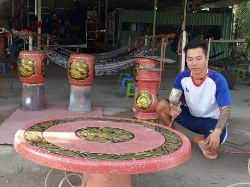 Nghề làm chậu kiểng vào mùa Tết