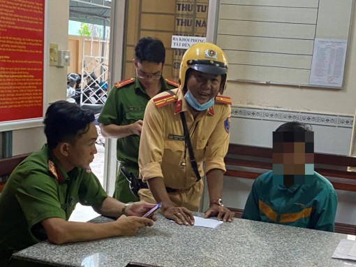 Cứu thanh niên thua chứng khoán định nhảy cầu Cần Thơ tự tử