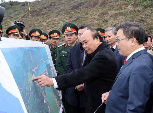 Thủ tướng Chính phủ Nguyễn Xuân Phúc phát lệnh khởi công Dự án Nhà máy thủy điện Hòa Bình mở rộng