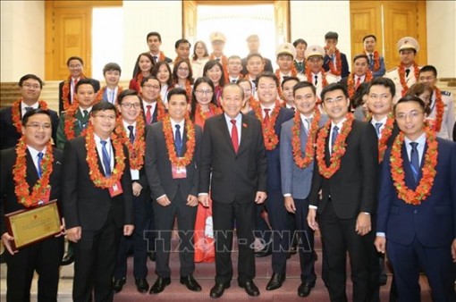 Bài 3: Để có đội ngũ lãnh đạo trẻ ngang tầm