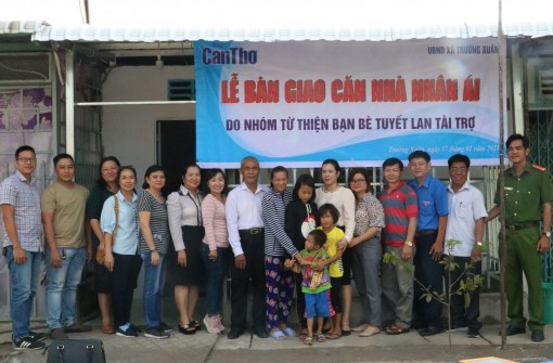 Báo Cần Thơ bàn giao căn nhà nhân ái cho hộ nghèo ở xã Trường Xuân, huyện Thới Lai
