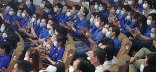 Người dân phải đeo khẩu trang khi tham gia hoạt động văn hóa,
thể thao, du lịch tại nơi công cộng