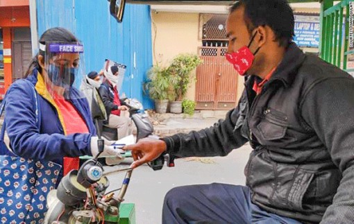 Ấn Ðộ trưng dụng giáo viên chống COVID-19