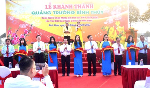 Bình Thủy khánh thành Quảng trường quận