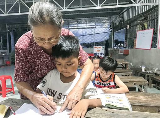 Lớp học của bà Năm