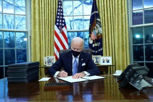 Ngày đầu ông Biden làm chủ Nhà Trắng
