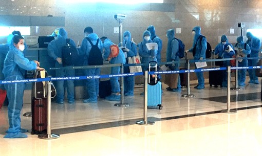 Cảng Hàng không Quốc tế Cần Thơ đón 337 công dân từ Singapore về nước