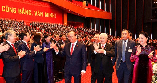 Tin tưởng đưa đất nước phát triển bền vững