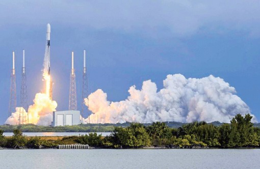 SpaceX lập kỷ lục phóng cùng lúc 143 vệ tinh từ một tên lửa