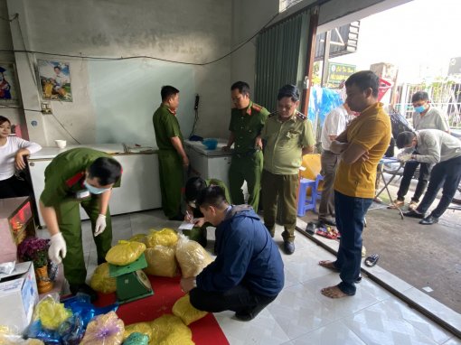 Phát hiện cơ sở kinh doanh mì tươi chứa hàn the