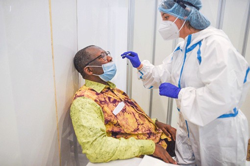 Báo động nạn bán giấy xét nghiệm giả ở châu Âu