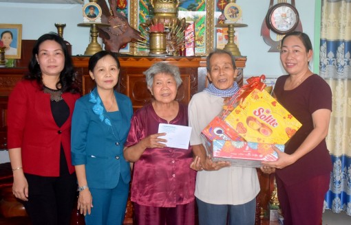 Để Tết đến với mọi người, mọi nhà